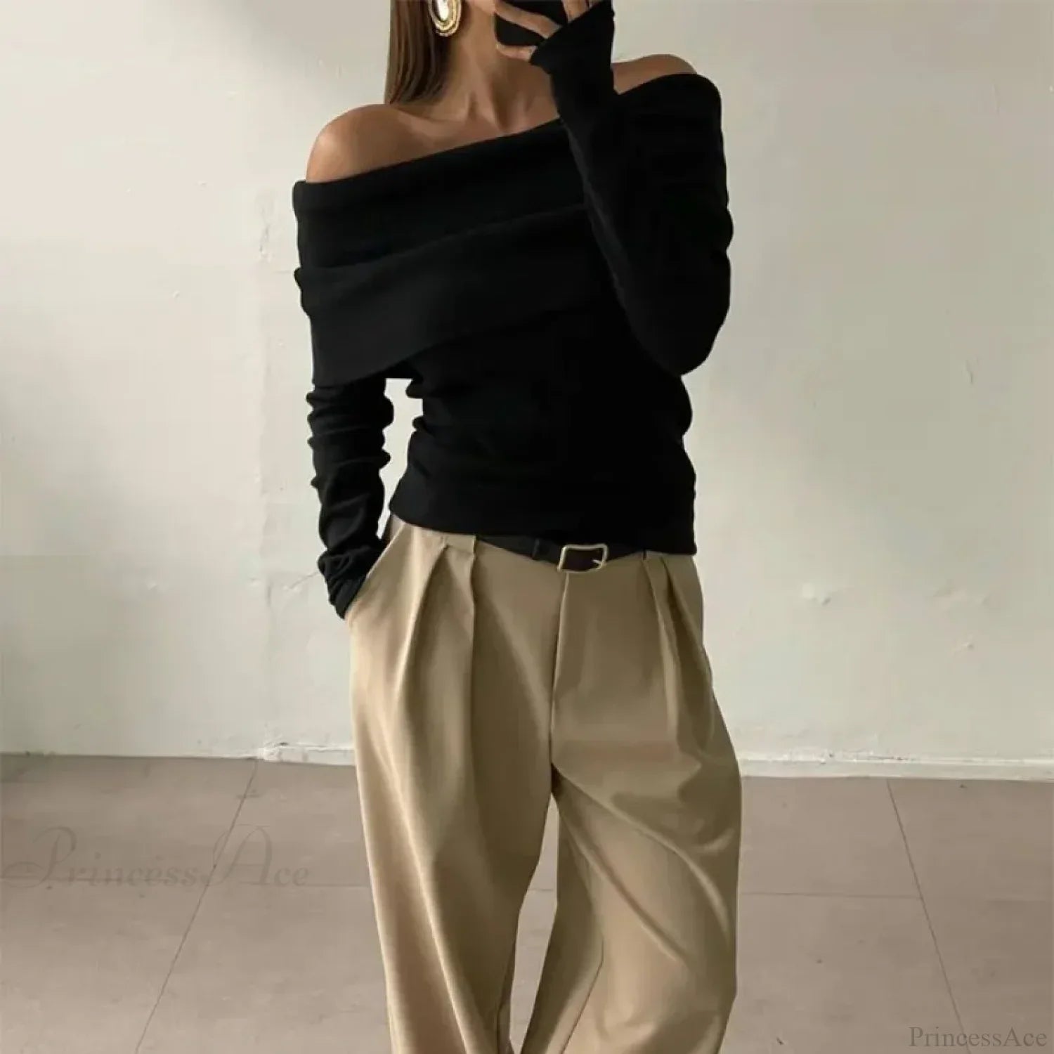 Off-Shoulder Slim Long Sleeve Pleated Sweater