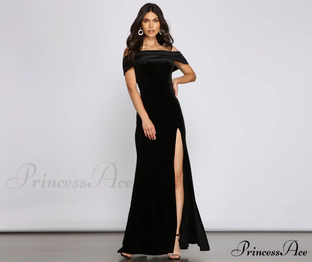 Olivia Formal Velvet Charming Off-The-Shoulder Maxi Dress