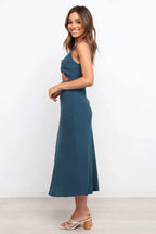 Gudelia Midi Dress in a Wrap Style for Women Refined Casual Wear