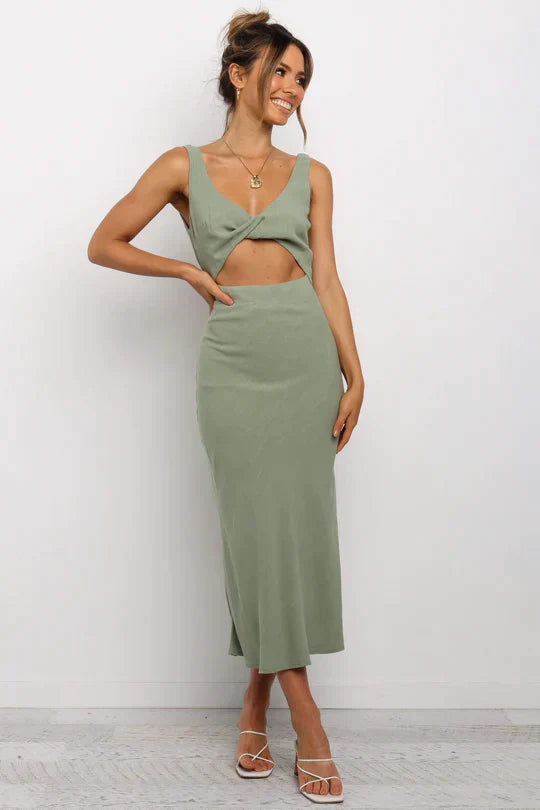 Gudelia Midi Dress in a Wrap Style for Women Refined Casual Wear