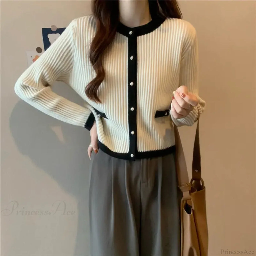 Round Neck Button Fashion Cardigan