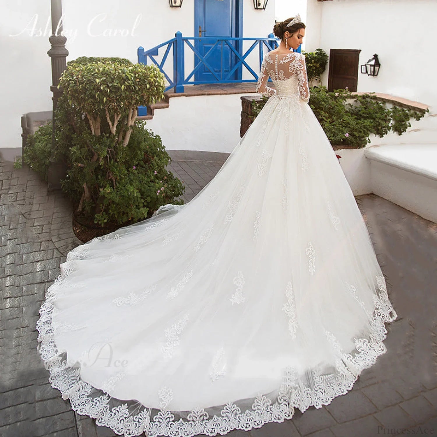 Round Neck Long Sleeve Lace Wedding Dress