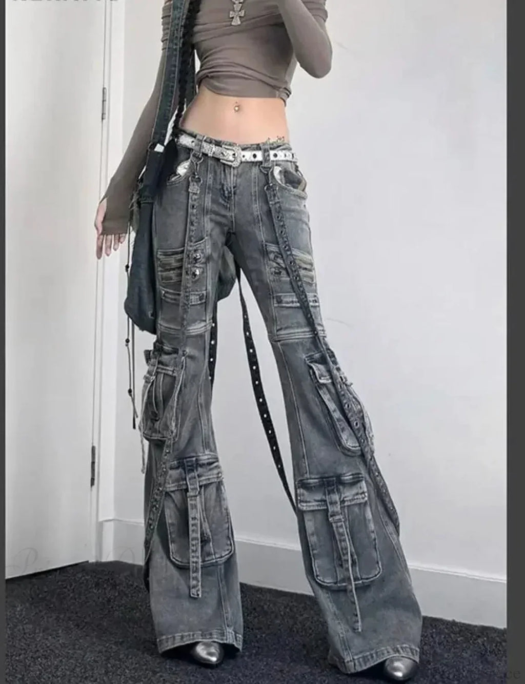 Slim Fit Gothic Lace-up Vintage Pant

Modified Title: Thin Fit Gothic Lace-up Antique Pant