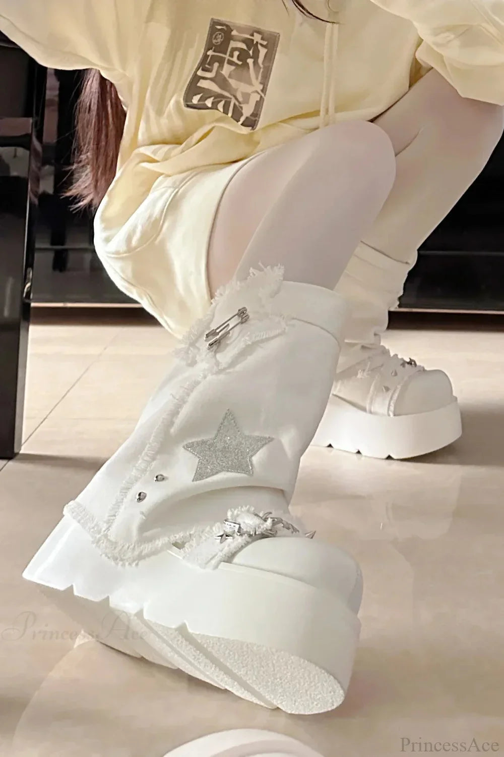 Sweet Lolita Canvas Y2K High-Heeled Gothic Boot

Modified Title: Charming Lolita Fabric 2000s Tall Gothic Boot